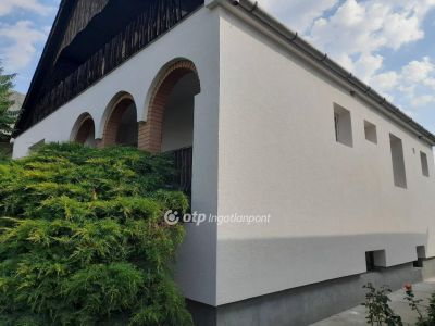 Eladó családi ház Sajószentpéter