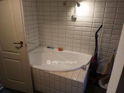 Eladó családi ház Adács