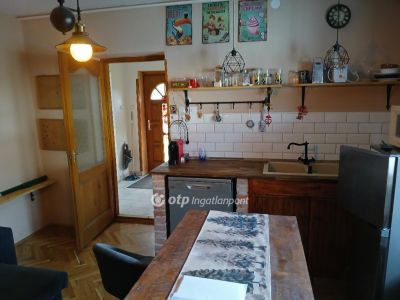 Eladó családi ház Adács