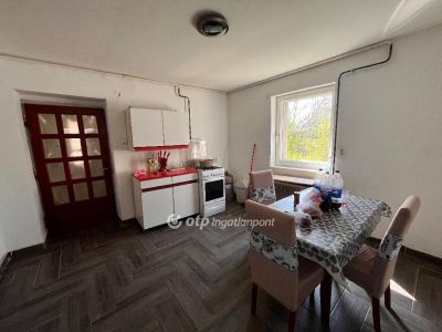 Eladó családi ház Nádudvar