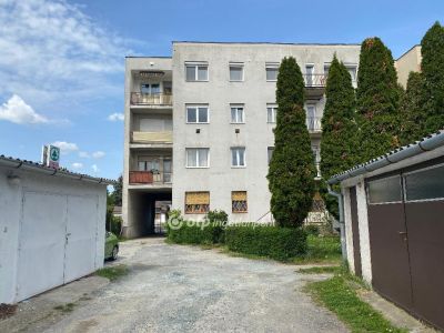 Eladó egyedi garázs Zalaegerszeg