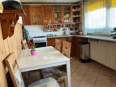Eladó családi ház Mogyoród