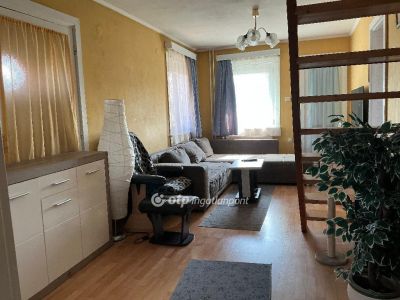 Eladó családi ház Mogyoród