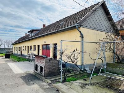 Eladó családi ház Szentmártonkáta
