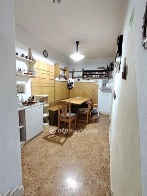 Eladó családi ház Pécs