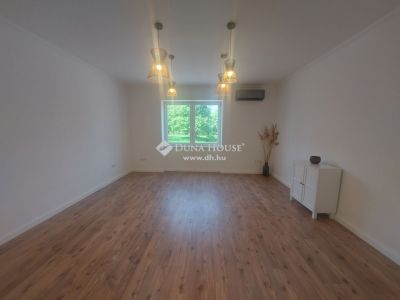 Kiadó utcai bejáratú üzlethelység Szolnok