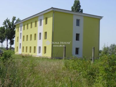 Eladó egyéb ipari ingatlan Foktő