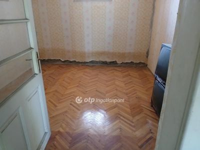Eladó családi ház Karácsond