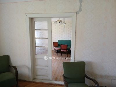 Eladó családi ház Karácsond
