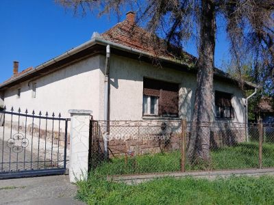 Eladó családi ház Karácsond