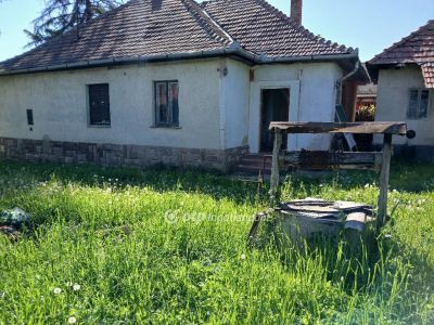 Eladó családi ház Karácsond