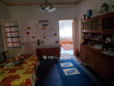 Eladó családi ház Hatvan