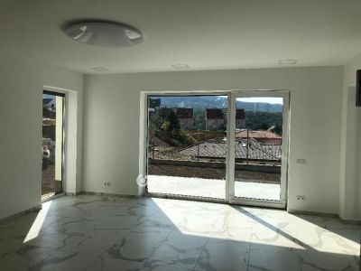 Eladó ikerház Üröm