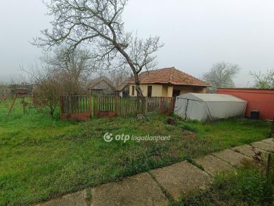 Eladó családi ház Nyírkarász