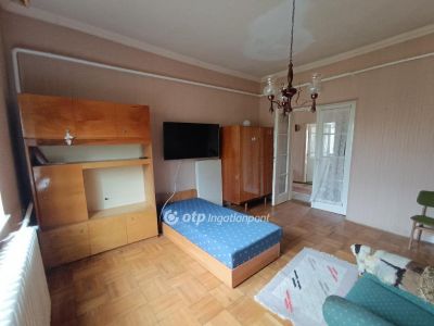 Eladó családi ház Nyírkarász