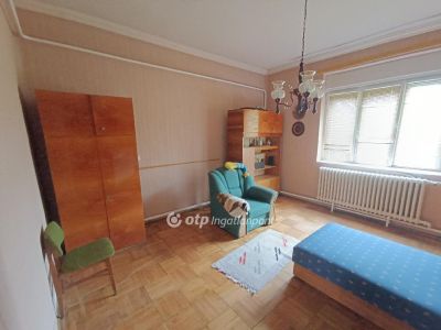 Eladó családi ház Nyírkarász