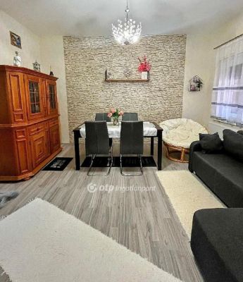 Eladó családi ház Pécs