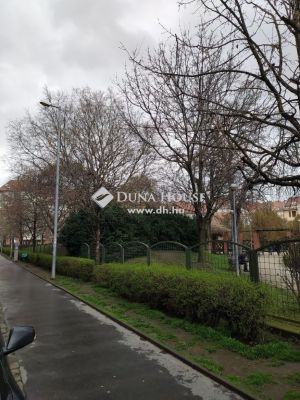 Kiadó egyedi garázs Budapest
