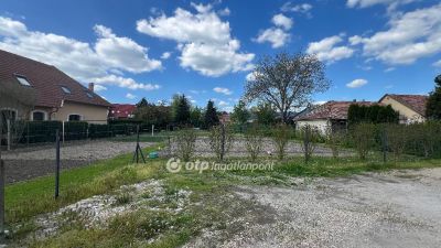 Eladó lakóövezeti telek Eger