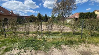 Eladó lakóövezeti telek Eger