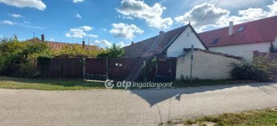 Eladó családi ház Velence