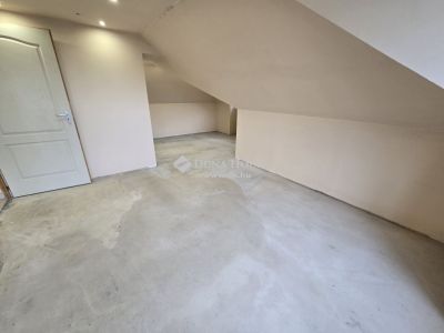 Eladó családi ház Székesfehérvár