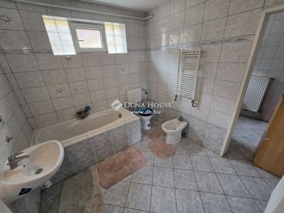 Eladó családi ház Székesfehérvár