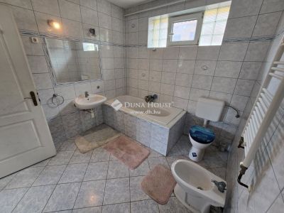 Eladó családi ház Székesfehérvár
