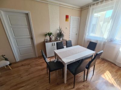 Eladó lakás Debrecen