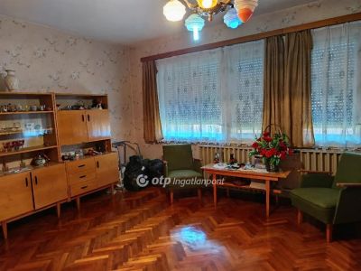 Eladó családi ház Békéscsaba