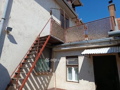 Eladó családi ház Békéscsaba
