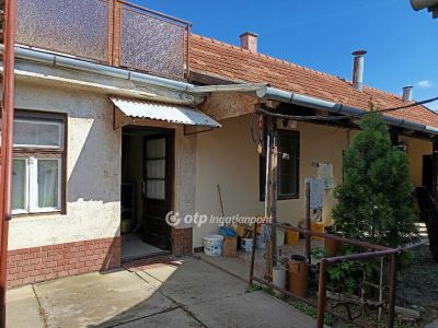 Eladó családi ház Békéscsaba