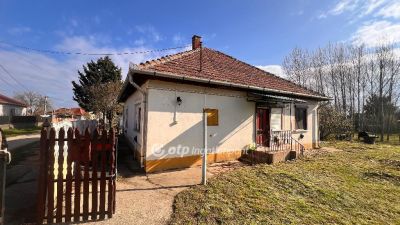 Eladó családi ház Tiszakeszi
