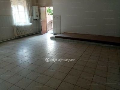 Eladó családi ház Hajdúböszörmény