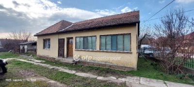 Eladó családi ház Velence