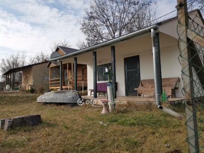 Eladó nyaraló Szigetszentmiklós