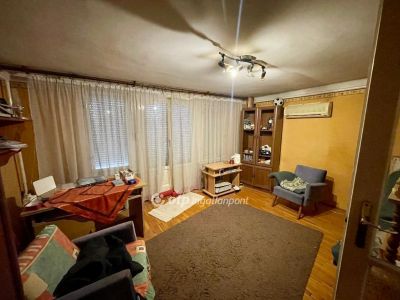 Eladó családi ház Lakitelek