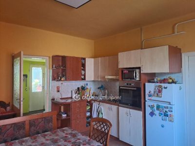 Eladó családi ház Makó