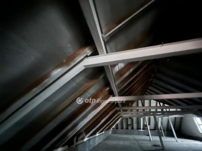 Eladó üzlethelység üzletházban Csorna
