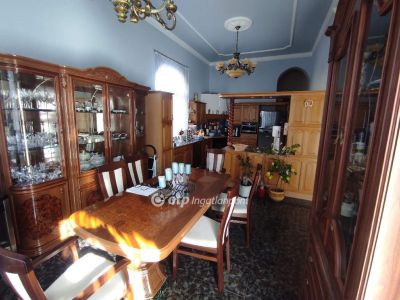 Eladó családi ház Budapest