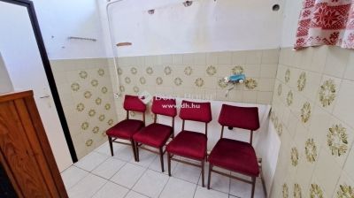 Eladó családi ház Budapest