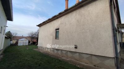 Eladó családi ház Jászdózsa