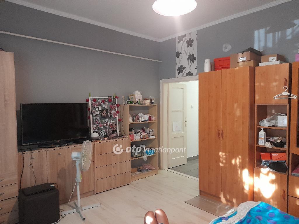 Eladó családi ház Szeged