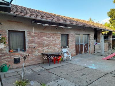 Eladó családi ház Szeged