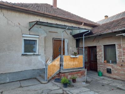 Eladó családi ház Szeged