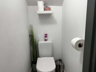 Eladó utcai bejáratú üzlethelység Siófok