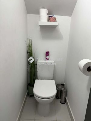 Eladó utcai bejáratú üzlethelység Siófok