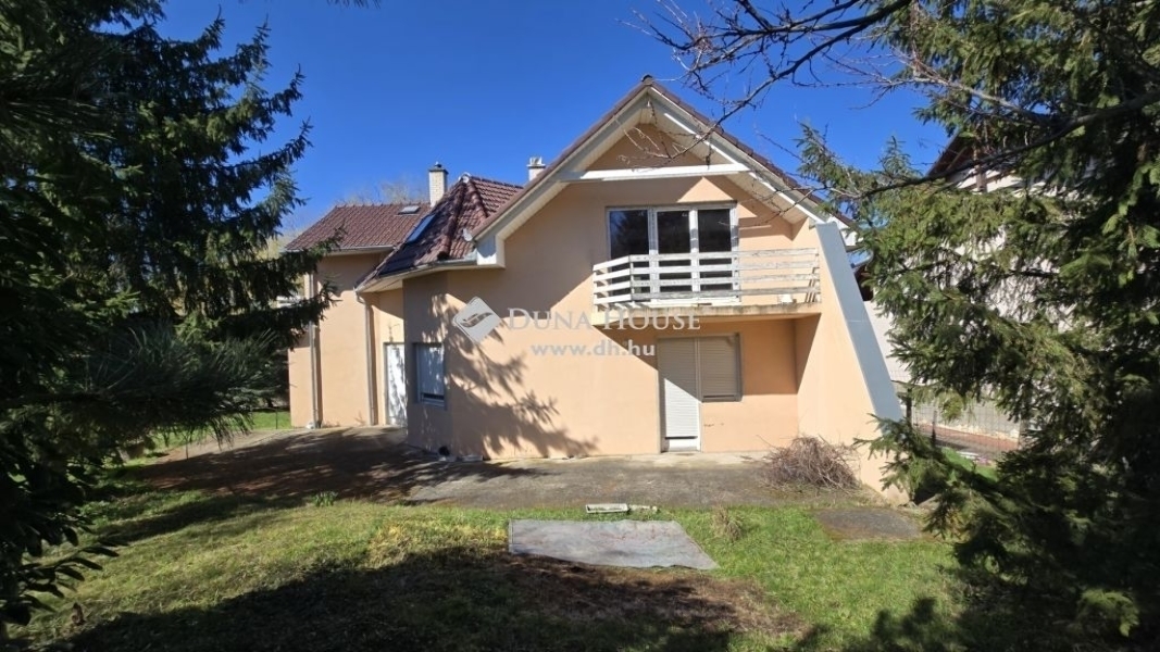 Eladó családi ház Páty