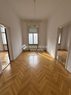 Eladó családi ház Pécs