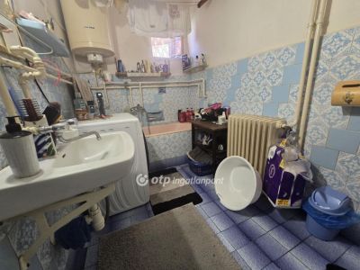 Eladó családi ház Kaba